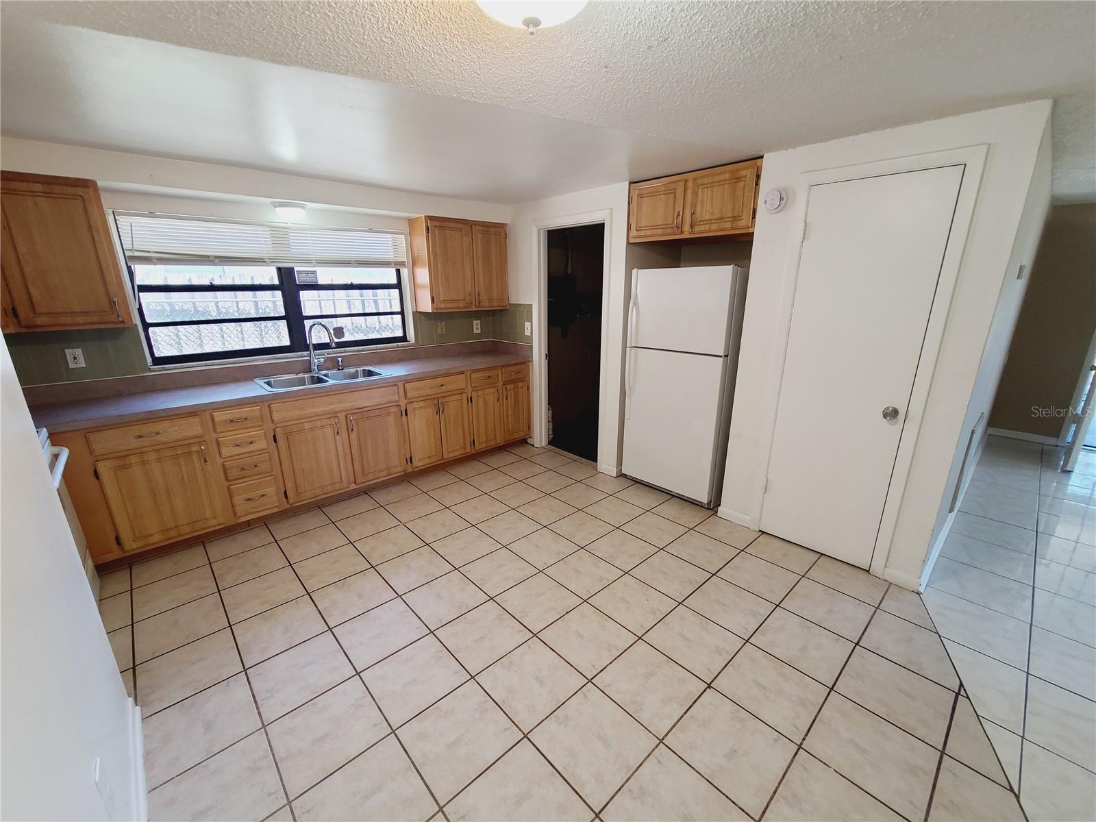 LEVERICHS J J TOURIST PARK - Residential Lease