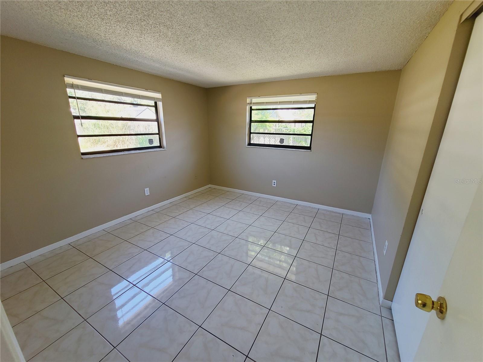 LEVERICHS J J TOURIST PARK - Residential Lease