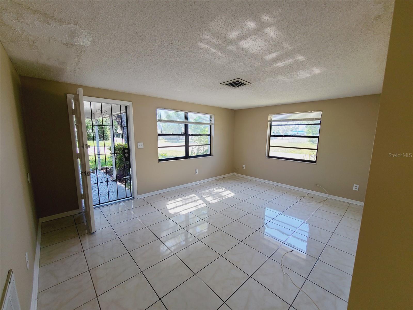 LEVERICHS J J TOURIST PARK - Residential Lease