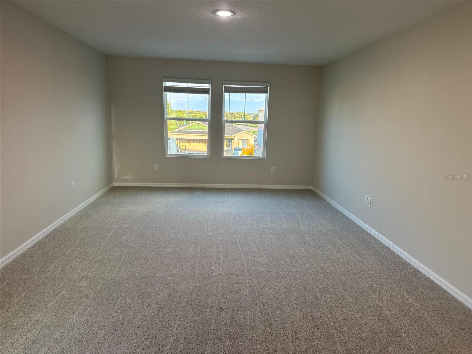 TWO RIVERS - Residential Lease