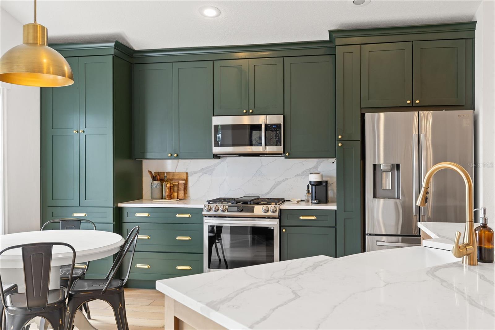 LAKEVIEW VILLAGE SEC F - Residential Lease