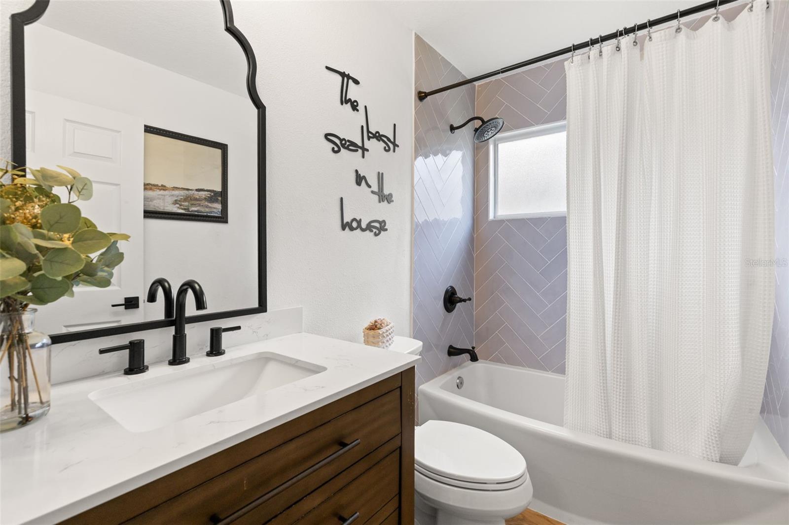 LAKEVIEW VILLAGE SEC F - Residential Lease