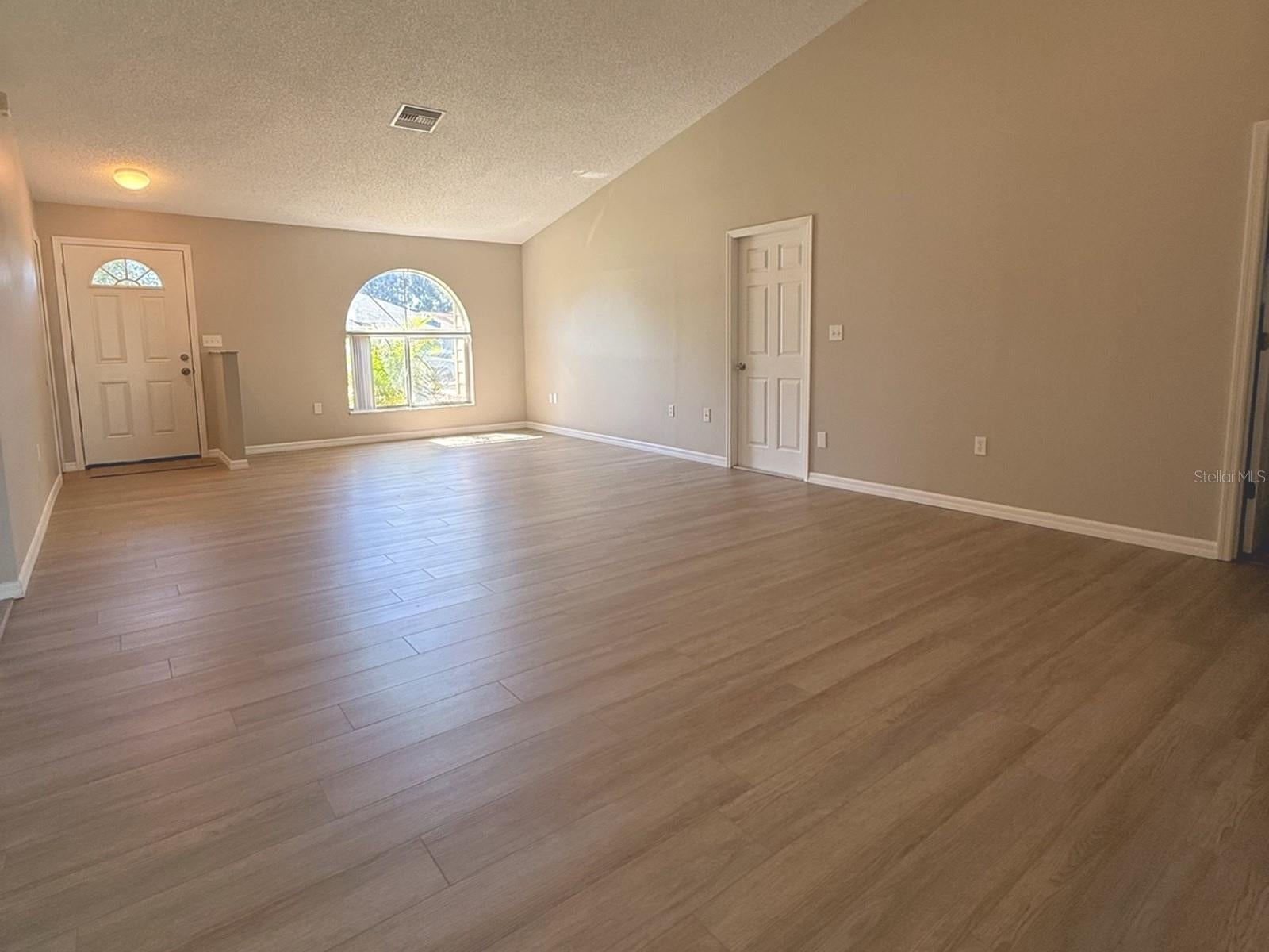 1451 KINGSTON WAY