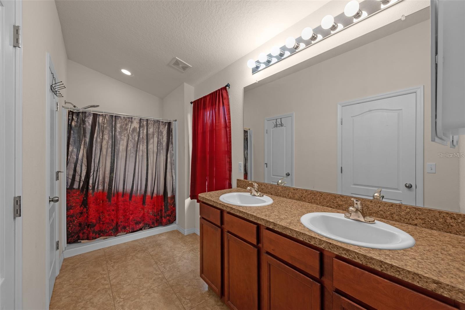 FISHHAWK RANCH PH 2 TR 1 - Residential