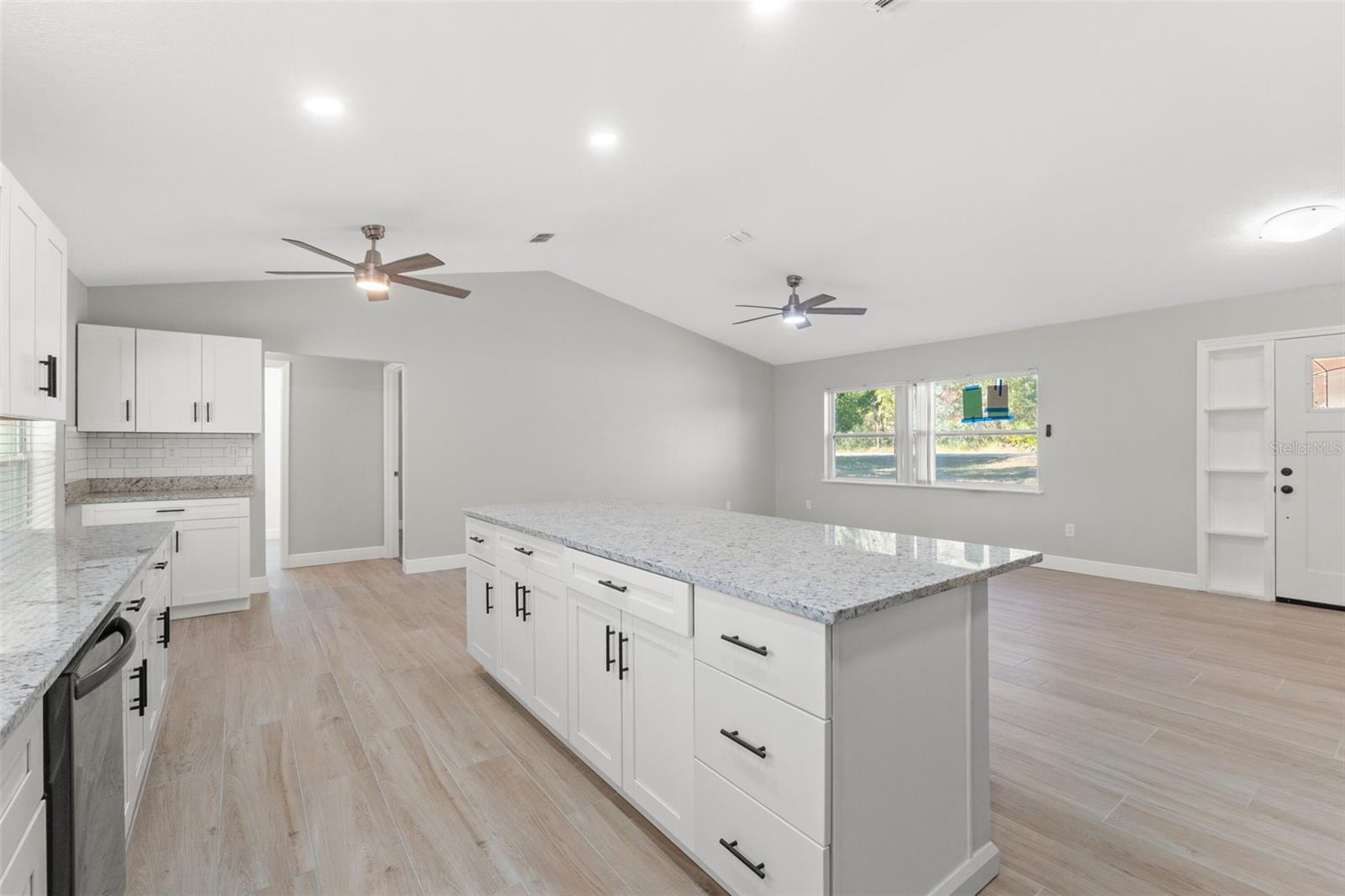 ROYAL HIGHLANDS - Residential