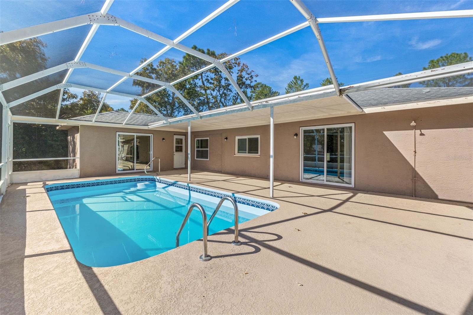 ROYAL HIGHLANDS - Residential