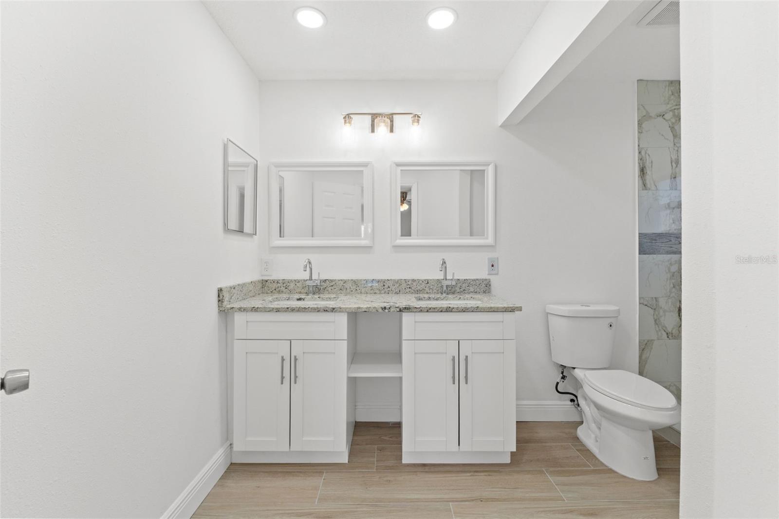 ROYAL HIGHLANDS - Residential