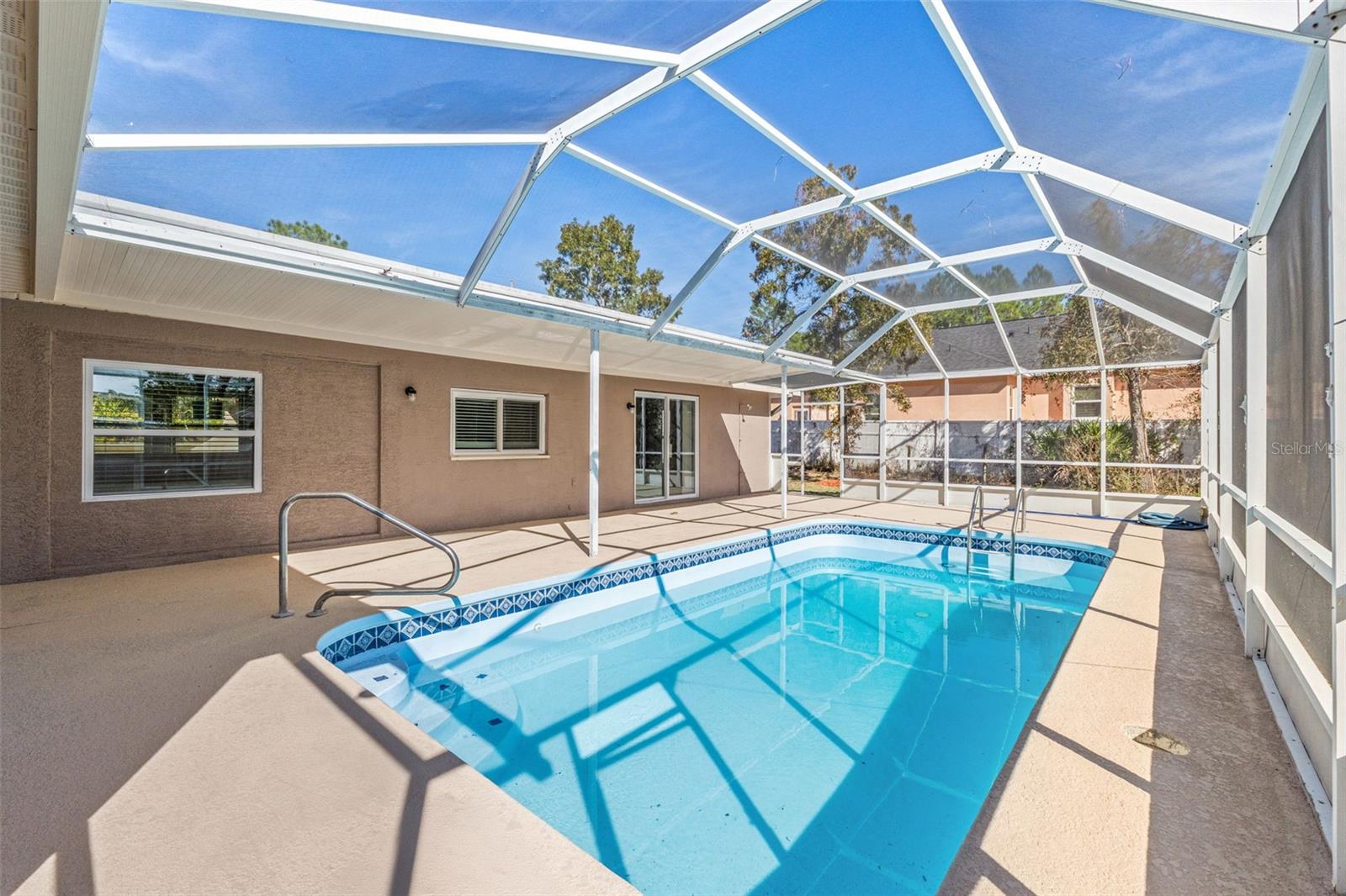 ROYAL HIGHLANDS - Residential