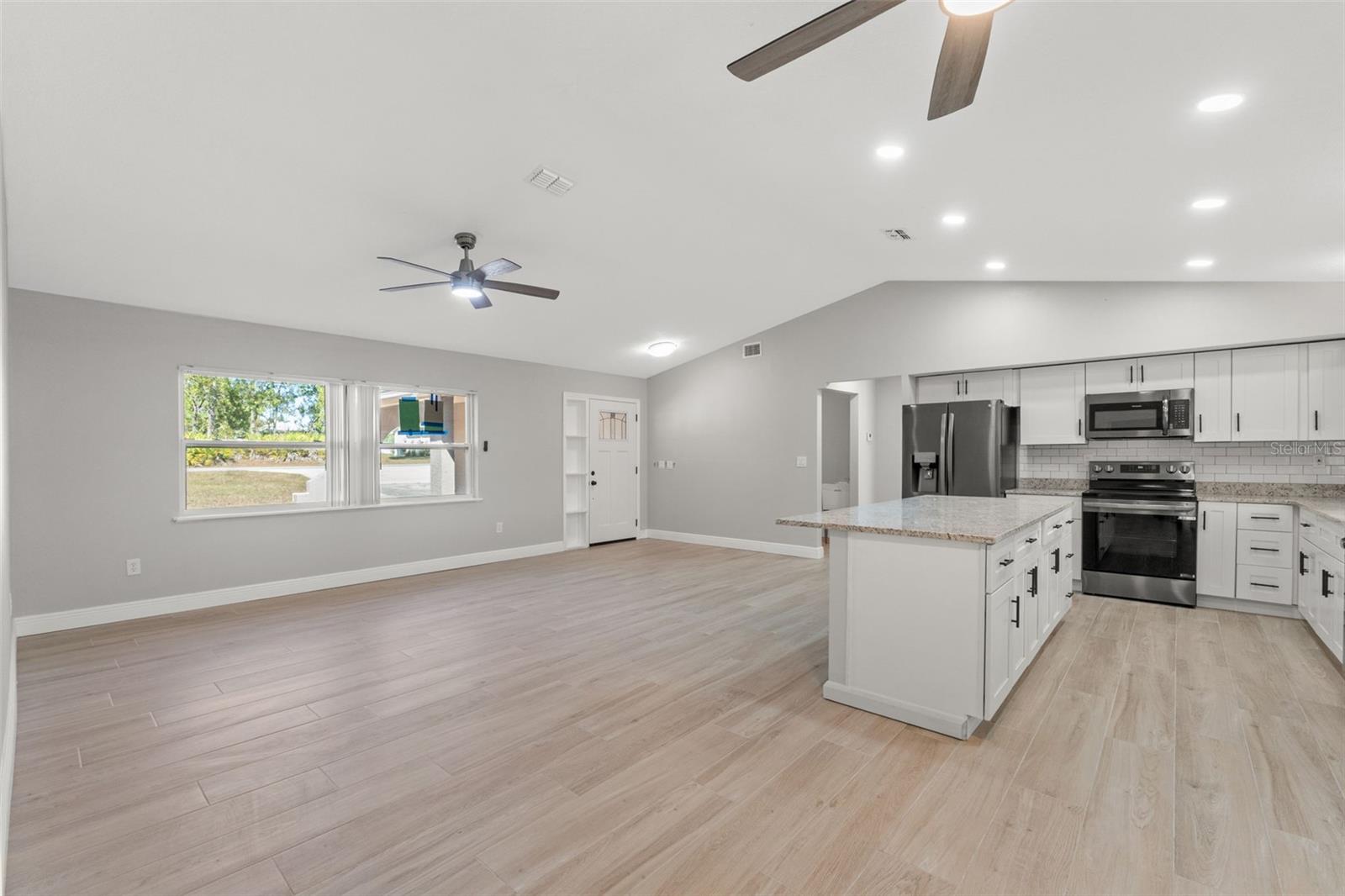 ROYAL HIGHLANDS - Residential