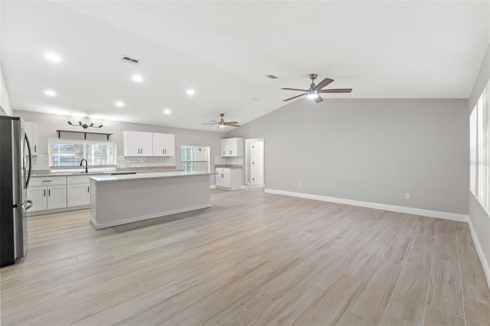 ROYAL HIGHLANDS - Residential