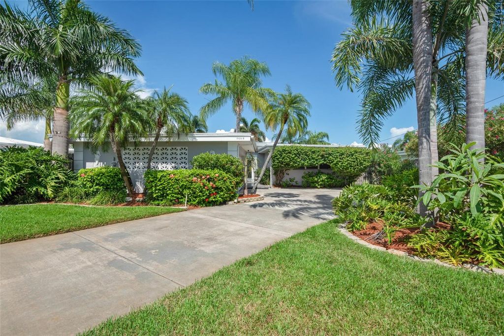 Photo of 11285 6TH STREET E, TREASURE ISLAND, FL 33706 (MLS # T3401511)