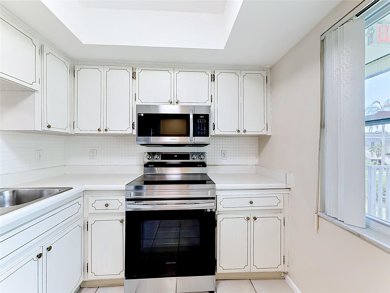 1433 S BELCHER ROAD F11