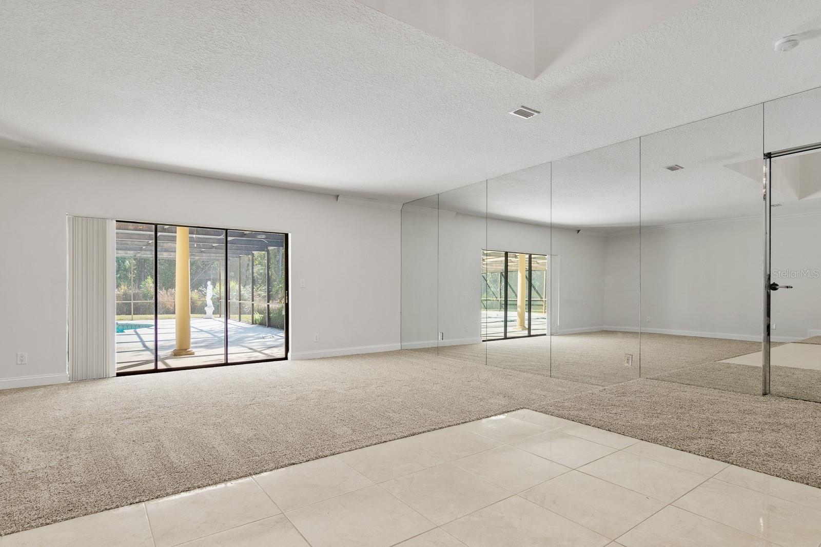 GOLDEN ACRES - Residential