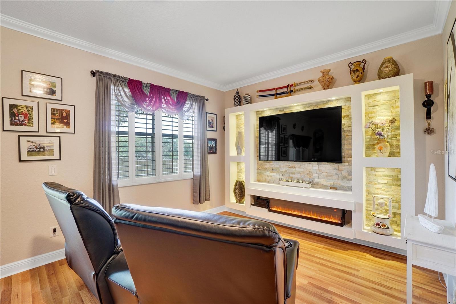 VILLA AT REGAL PALMS CONDO - Residential
