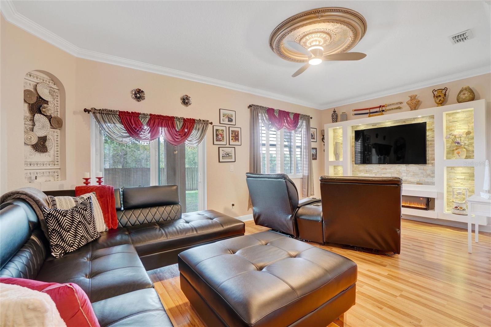 VILLA AT REGAL PALMS CONDO - Residential