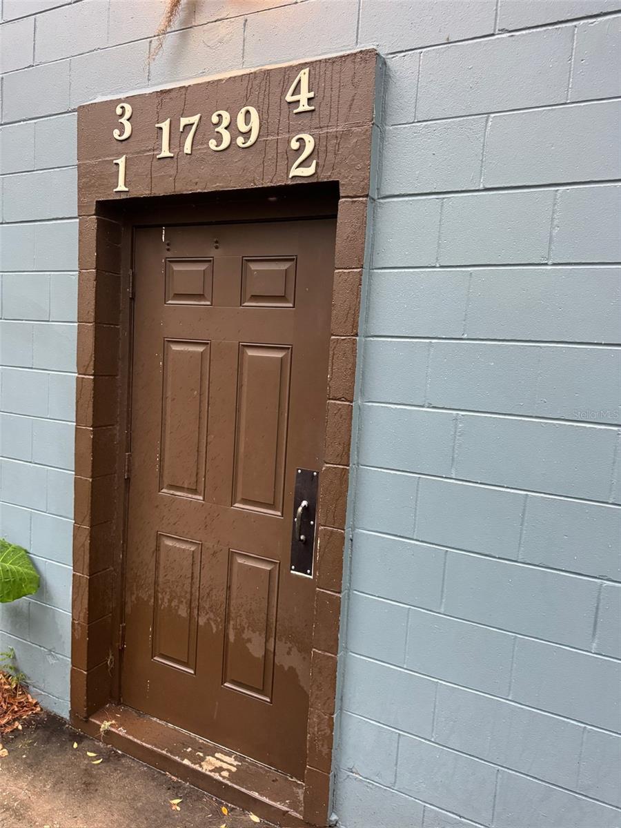 BRIARWOOD APARTMENTS - Residential Lease