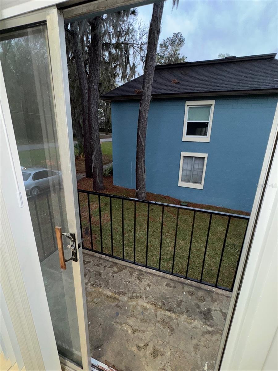 BRIARWOOD APARTMENTS - Residential Lease