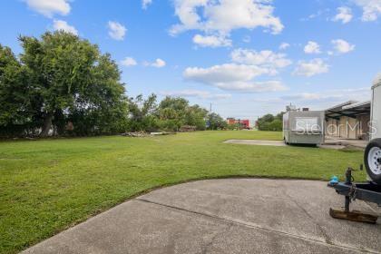 PINELLAS GROVES - Commercial Sale