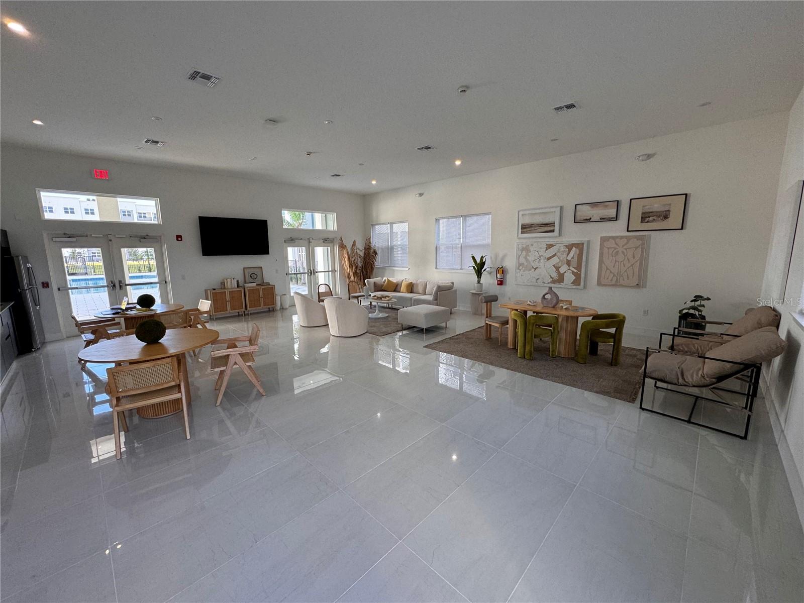 SANDLAKE STATION TWNHMS BLDG 4 - Residential