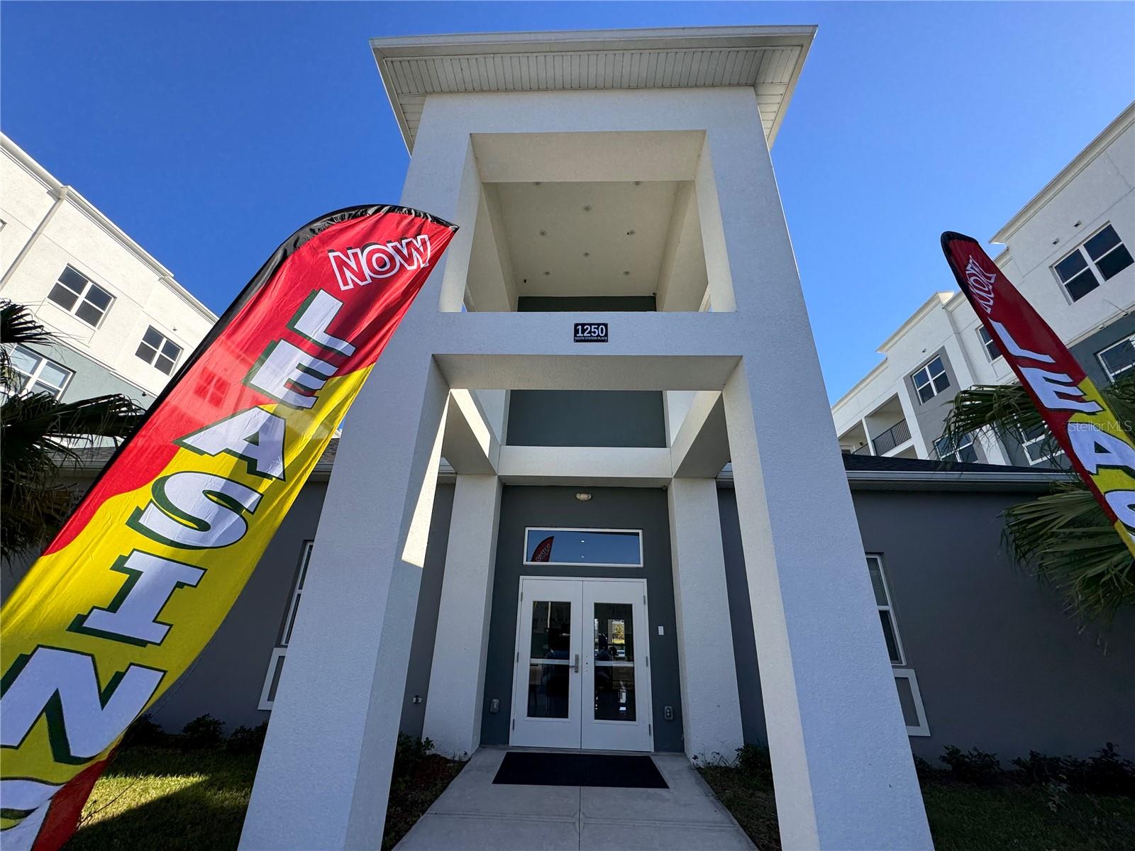 SANDLAKE STATION TWNHMS BLDG 4 - Residential