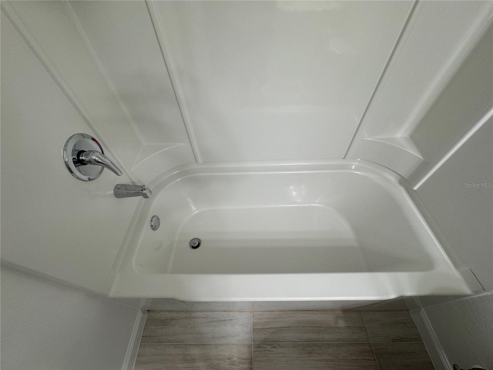 SANDLAKE STATION TWNHMS BLDG 4 - Residential