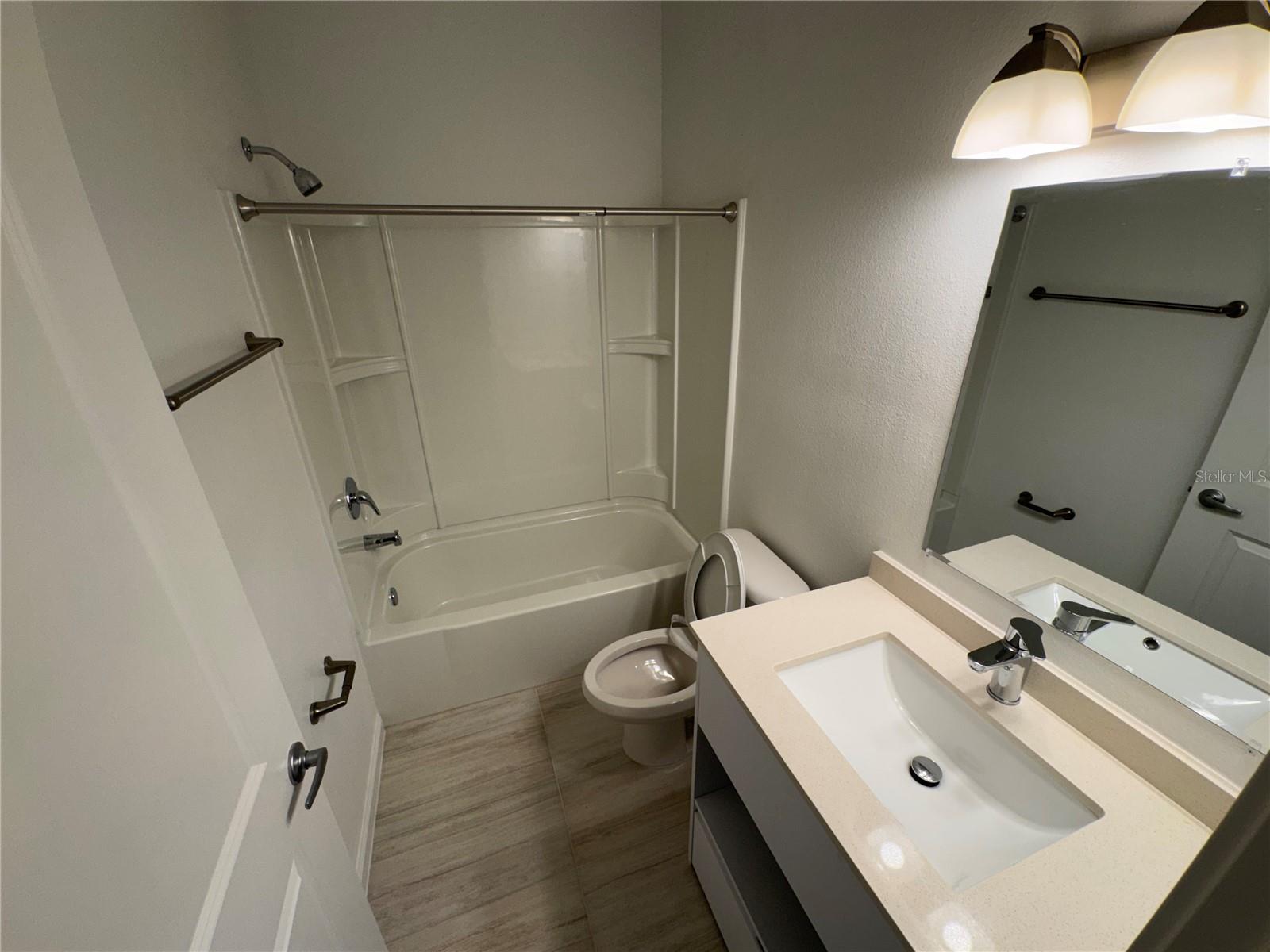 SANDLAKE STATION TWNHMS BLDG 4 - Residential