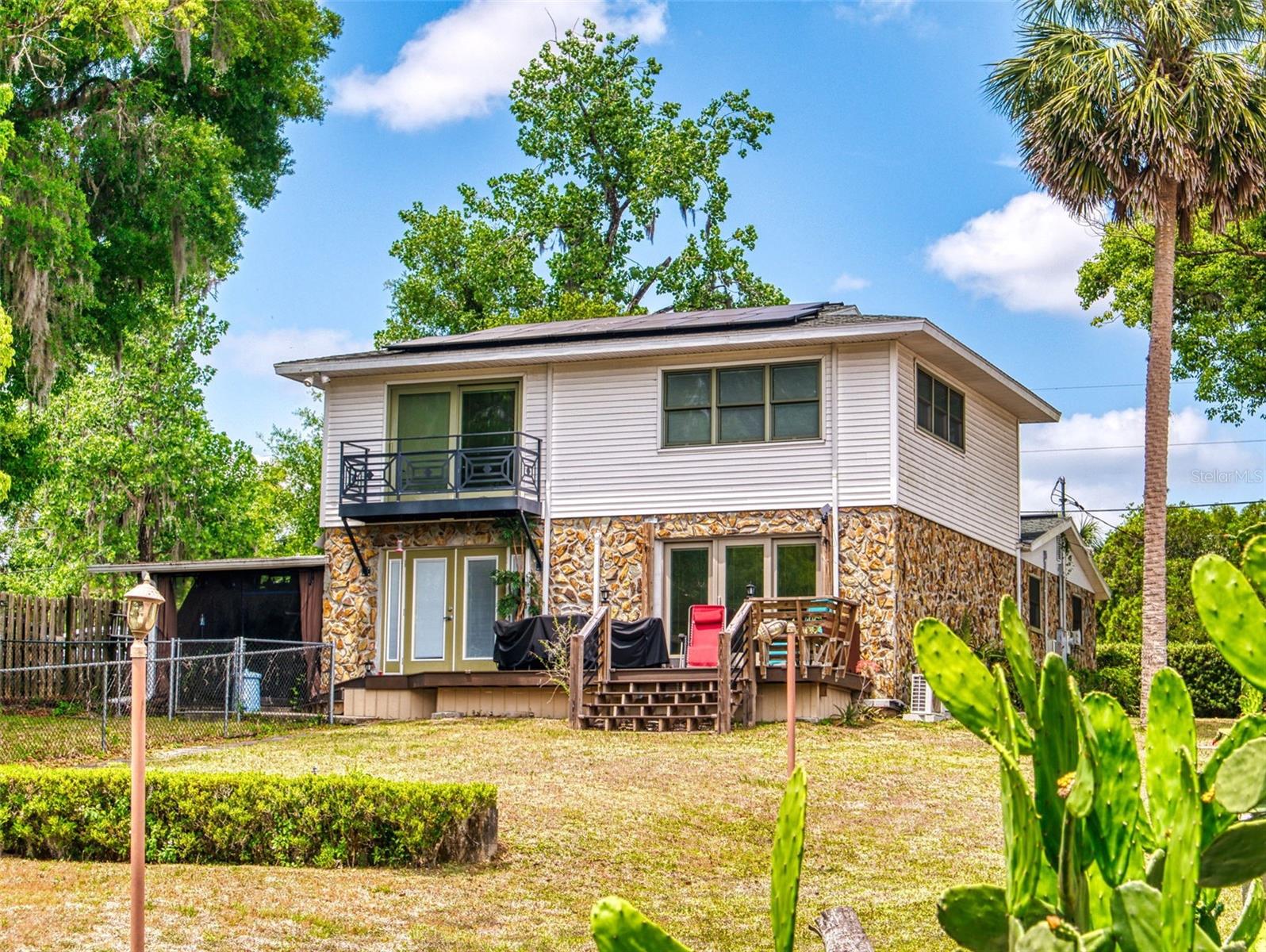 Welcome to 12101 Riverview in Dunnellon, FL a unique rental opportunity offering stunning river views and comfortable living. This private unit within a home features 2 bedrooms and 1 bathroom upstairs, along with its own kitchen and living space. Enjoy a shared entryway, backyard, and parking area. Rent is $3,000/month and includes water, electric, and trash pickup. Relax by the river and make this peaceful retreat your new home!
Due at Move-in:
First months
Last Months
Security (equal to 1st months)
Cleaning fee
Minimum 6 months, 1 day lease. 12 month lease preferred but open to options.