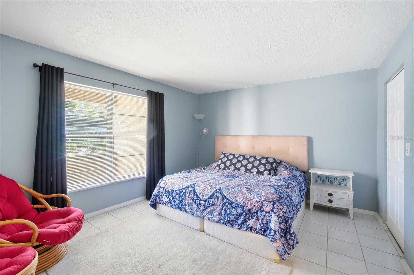 RIVER OAKS CONDO III - Residential