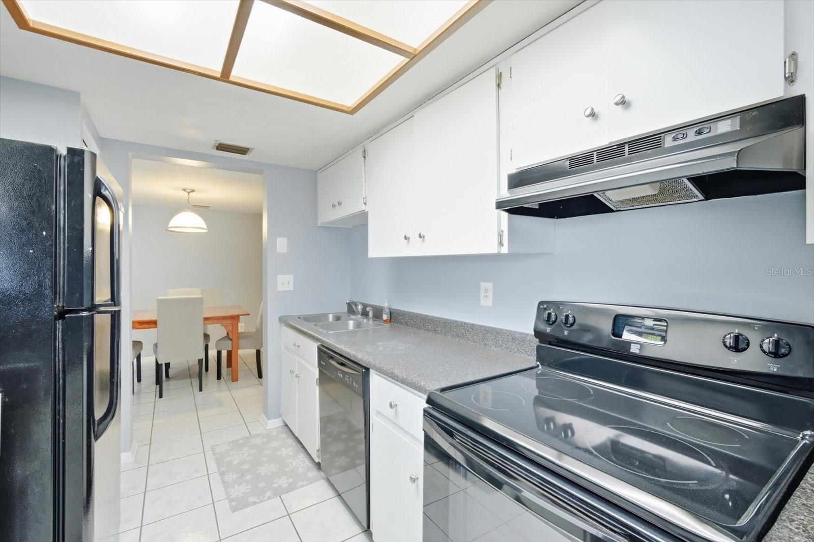 RIVER OAKS CONDO III - Residential