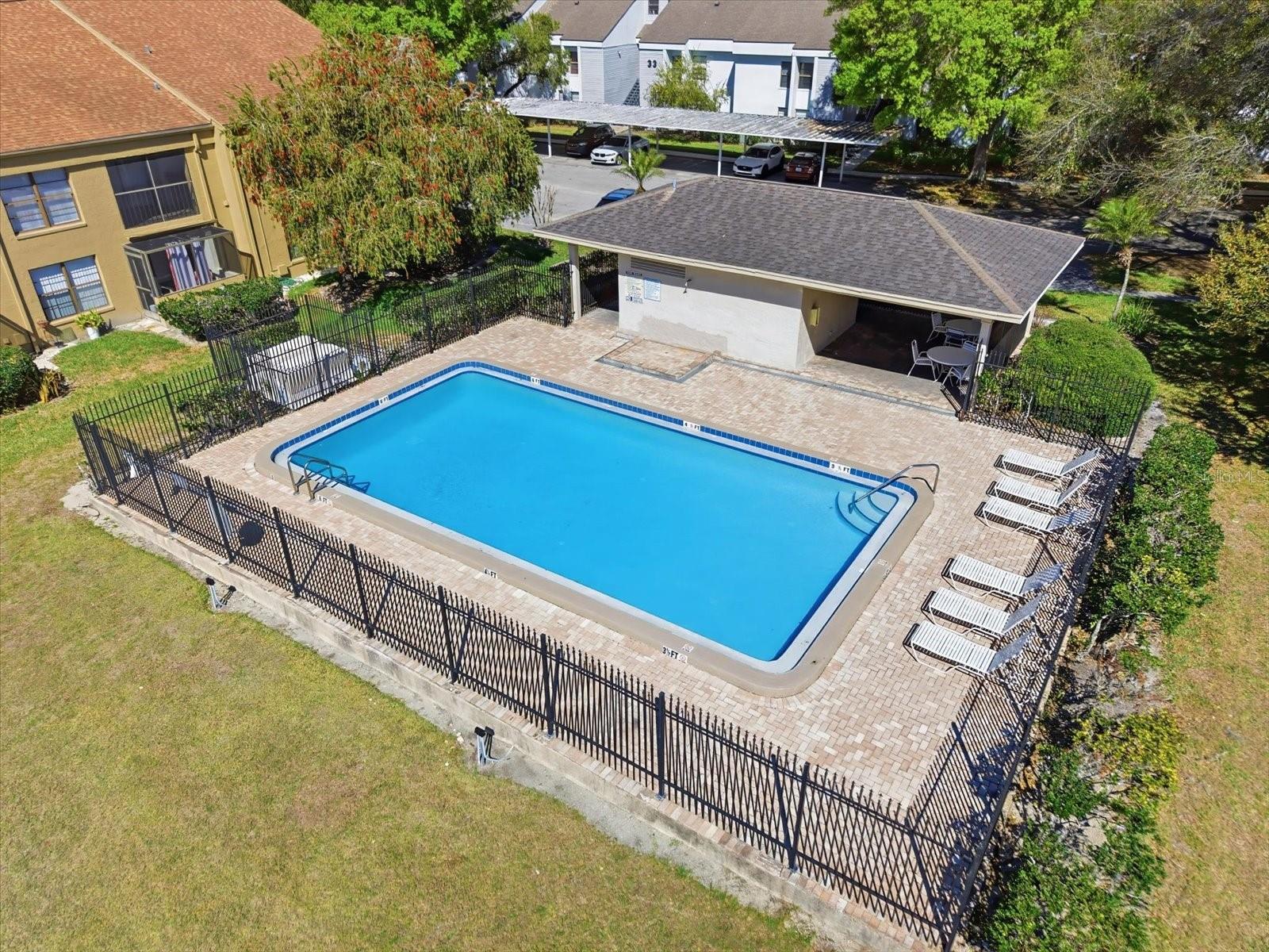 RIVER OAKS CONDO III - Residential