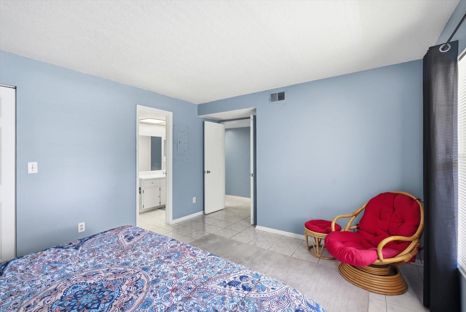 RIVER OAKS CONDO III - Residential