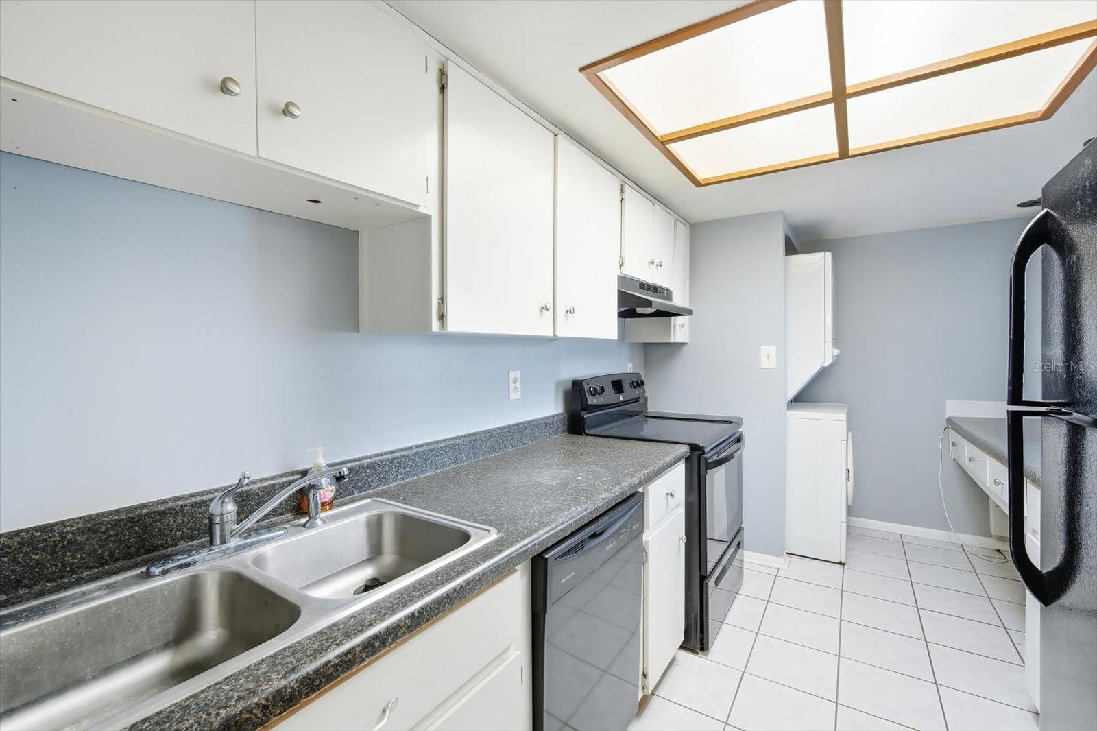 RIVER OAKS CONDO III - Residential