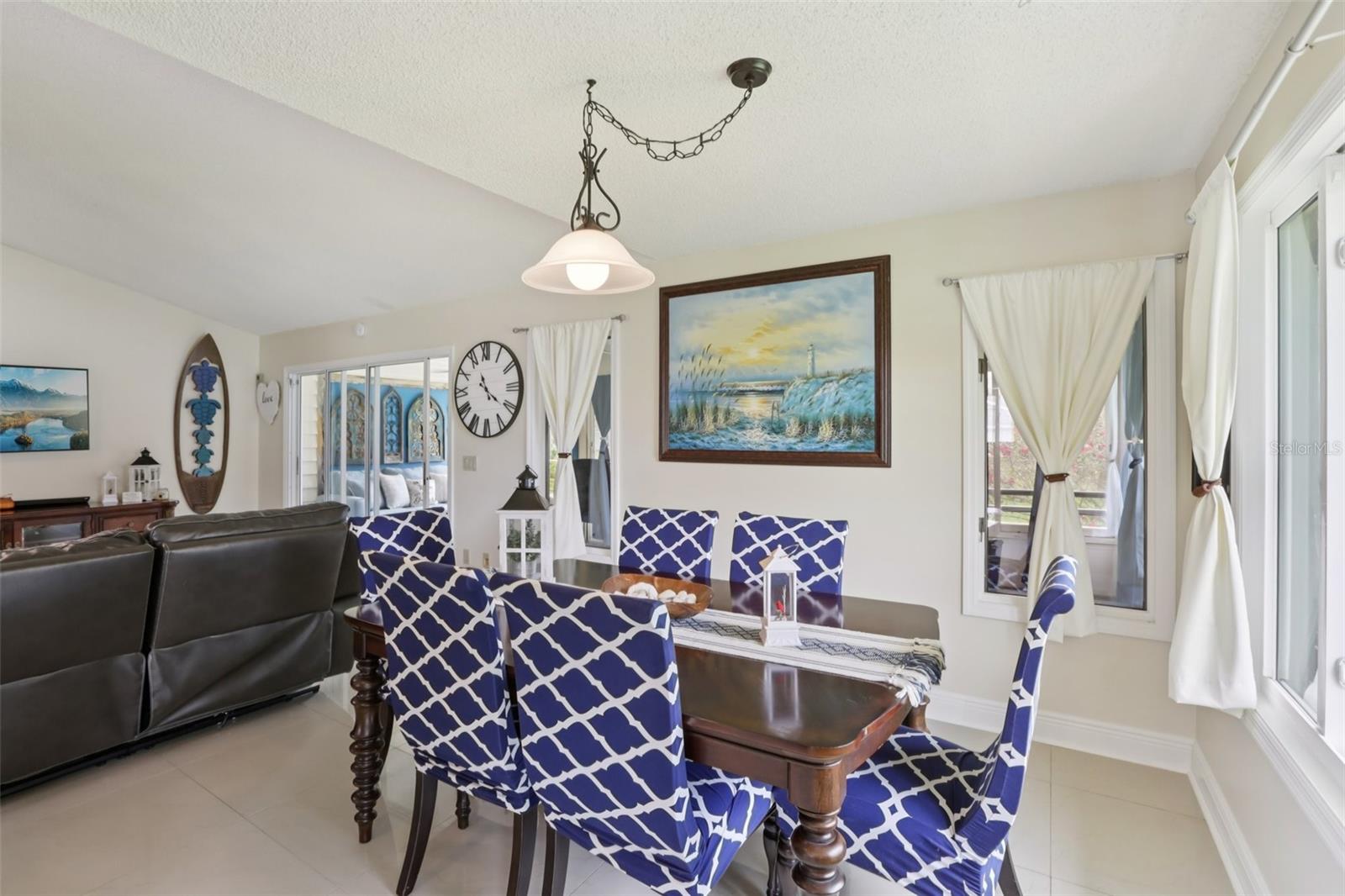 POINTE ALEXIS SOUTH - Residential