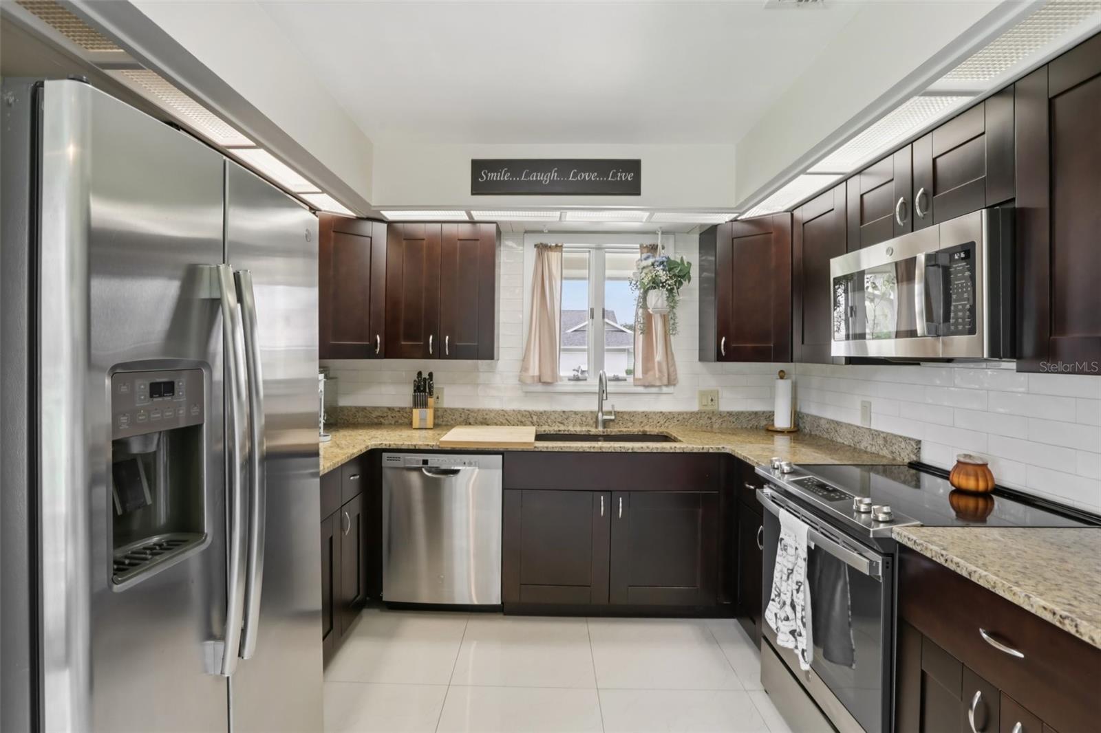 POINTE ALEXIS SOUTH - Residential