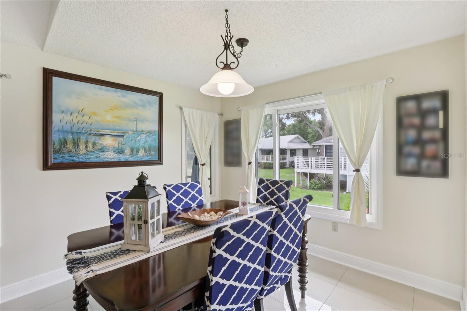 POINTE ALEXIS SOUTH - Residential