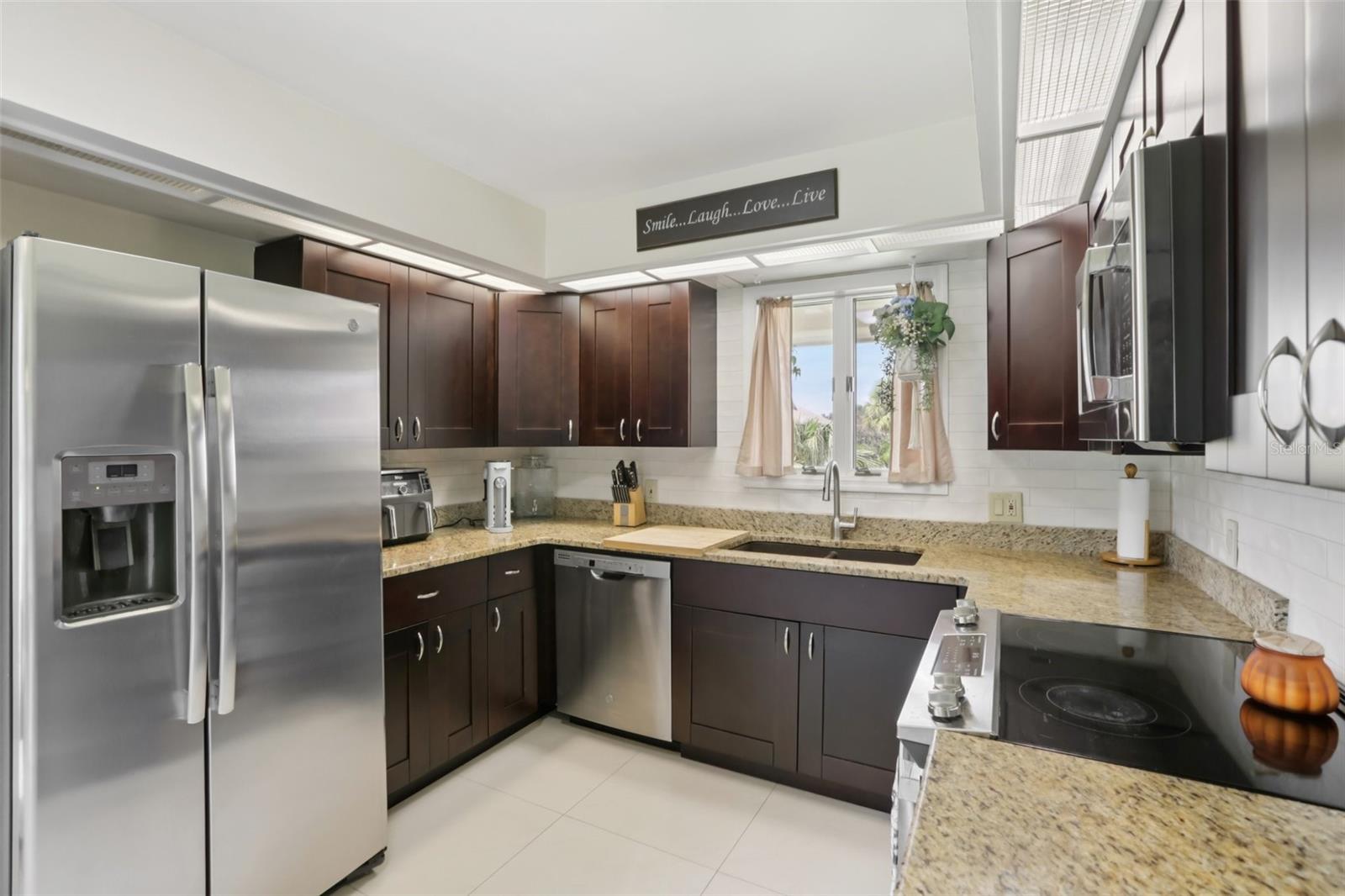 POINTE ALEXIS SOUTH - Residential