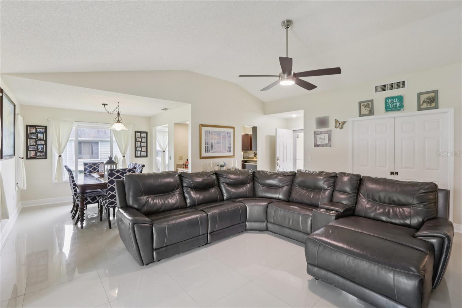 POINTE ALEXIS SOUTH - Residential