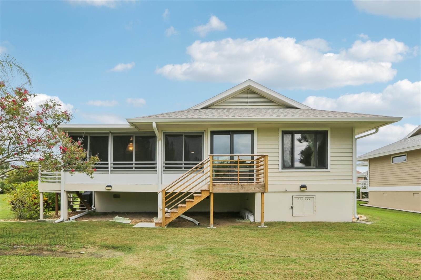 POINTE ALEXIS SOUTH - Residential