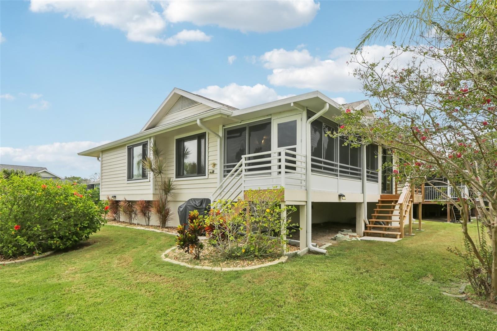 POINTE ALEXIS SOUTH - Residential