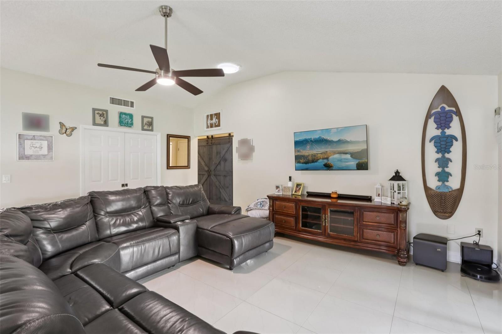 POINTE ALEXIS SOUTH - Residential