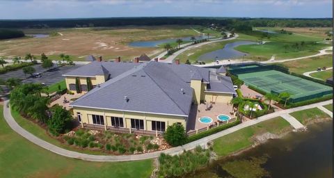 A home in LAKE WALES