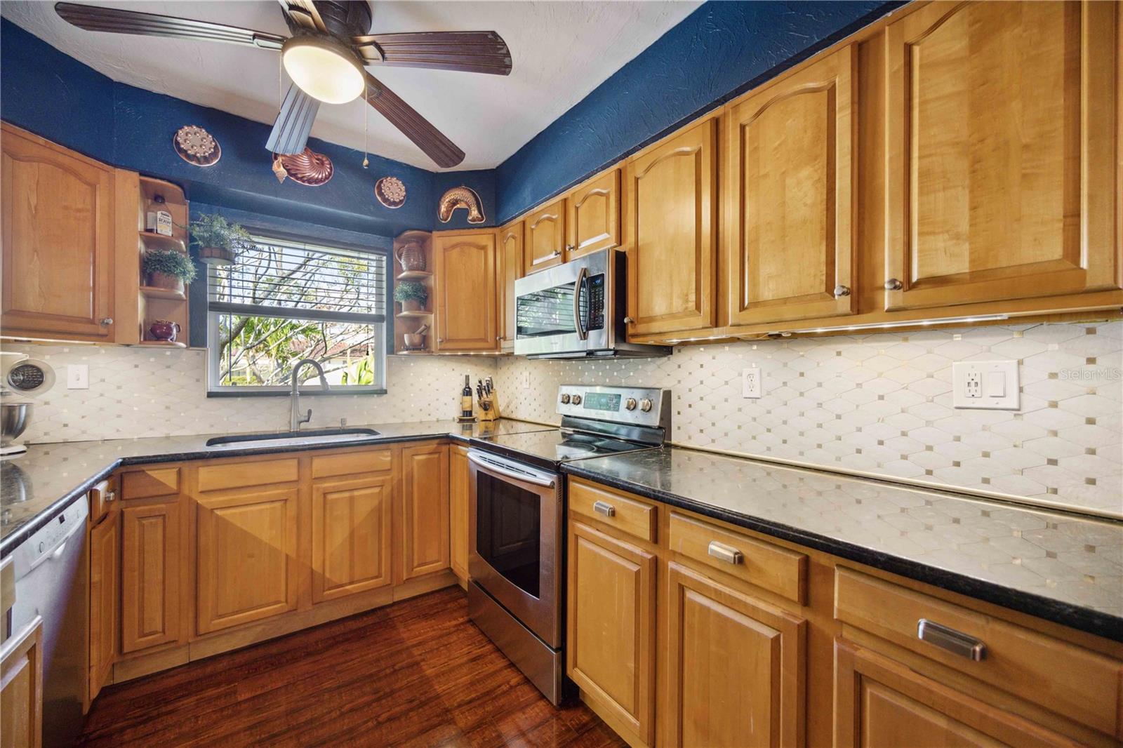 610 POINSETTIA ROAD