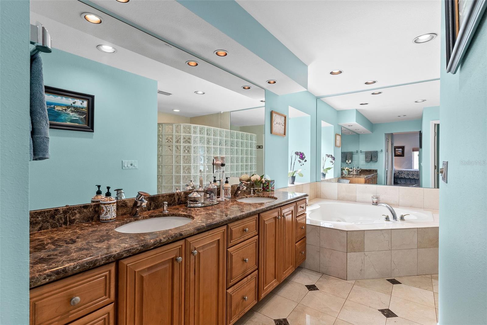 PLACIDO BAYOU - Residential