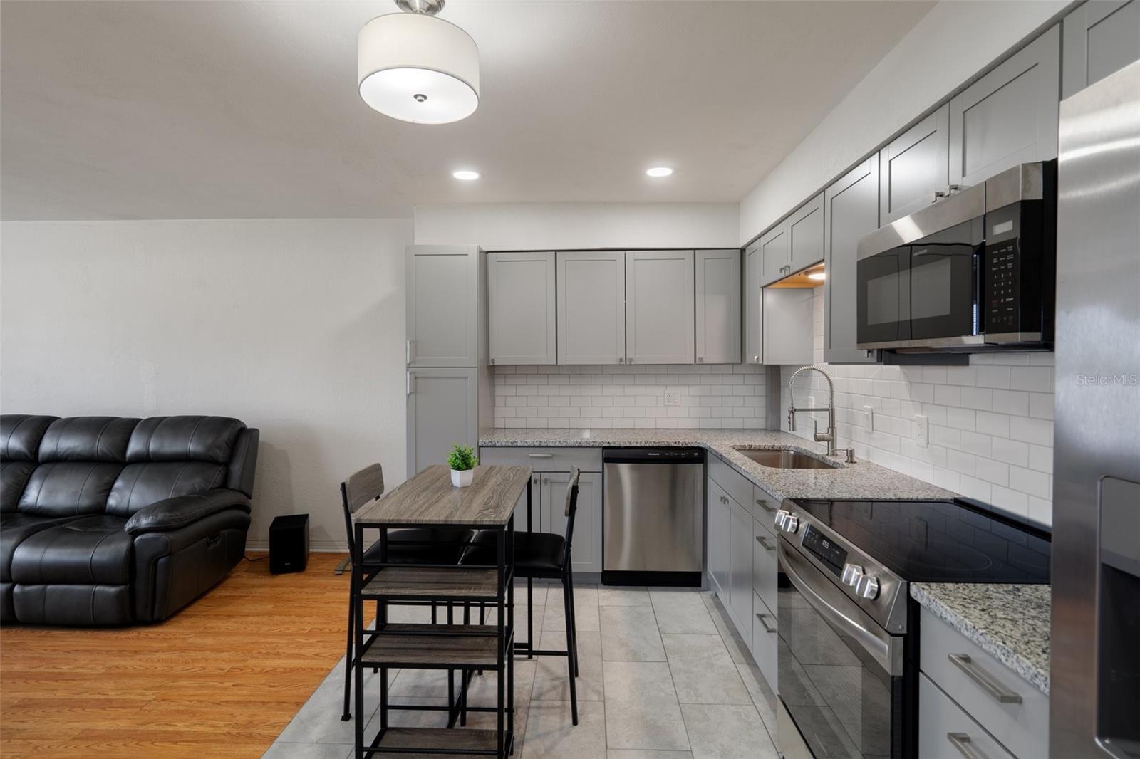 GOLDEN FLAMINGO APTS CONDO - Residential