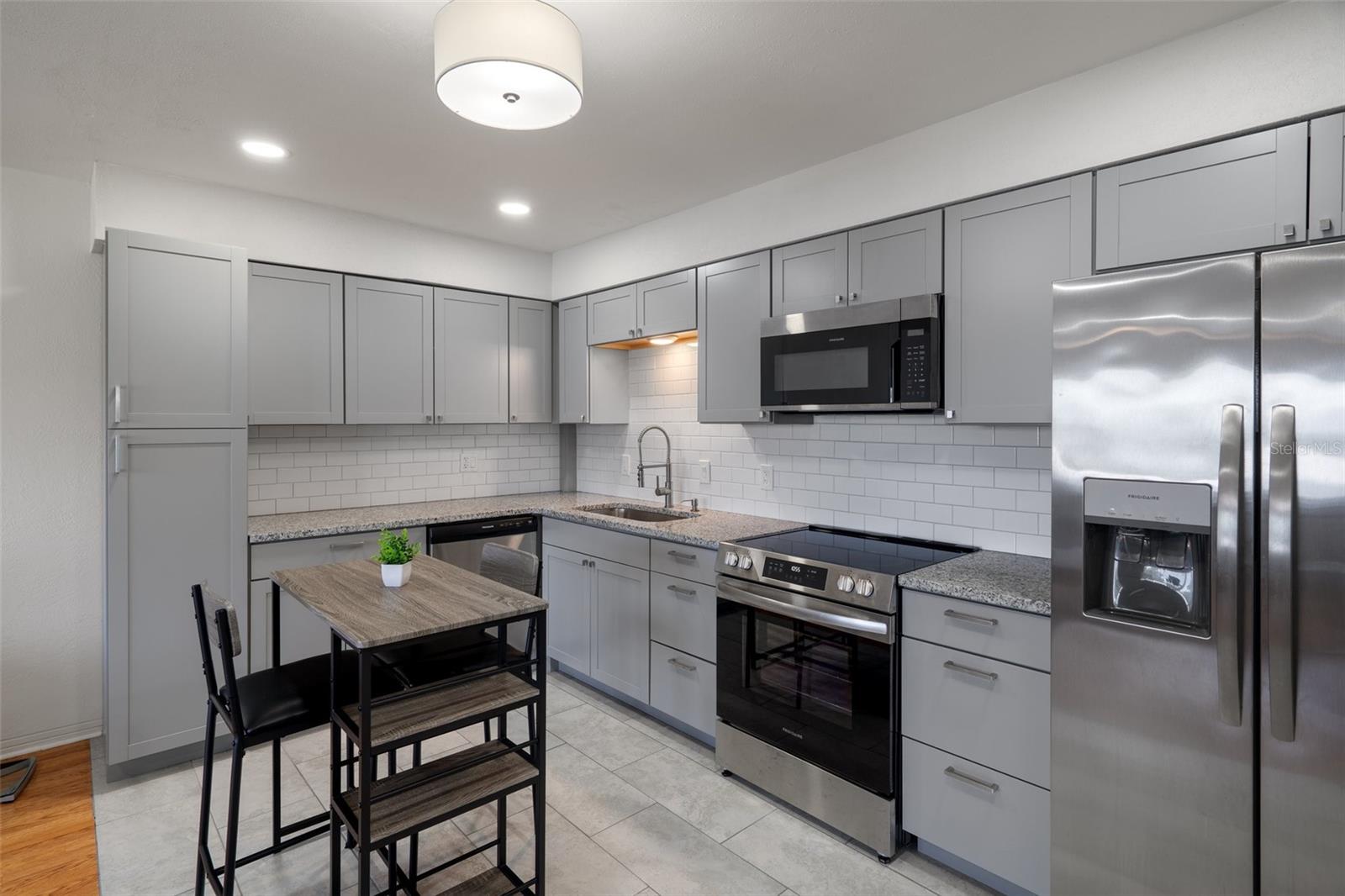 GOLDEN FLAMINGO APTS CONDO - Residential