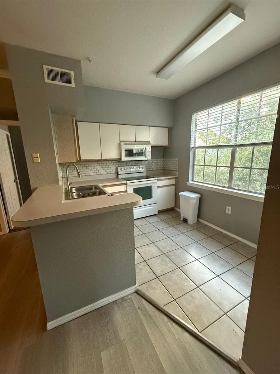 MADISON AT METROWEST CONDO - Residential