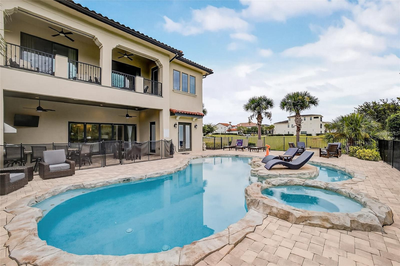 REUNION WEST VLGS NORTH - Residential