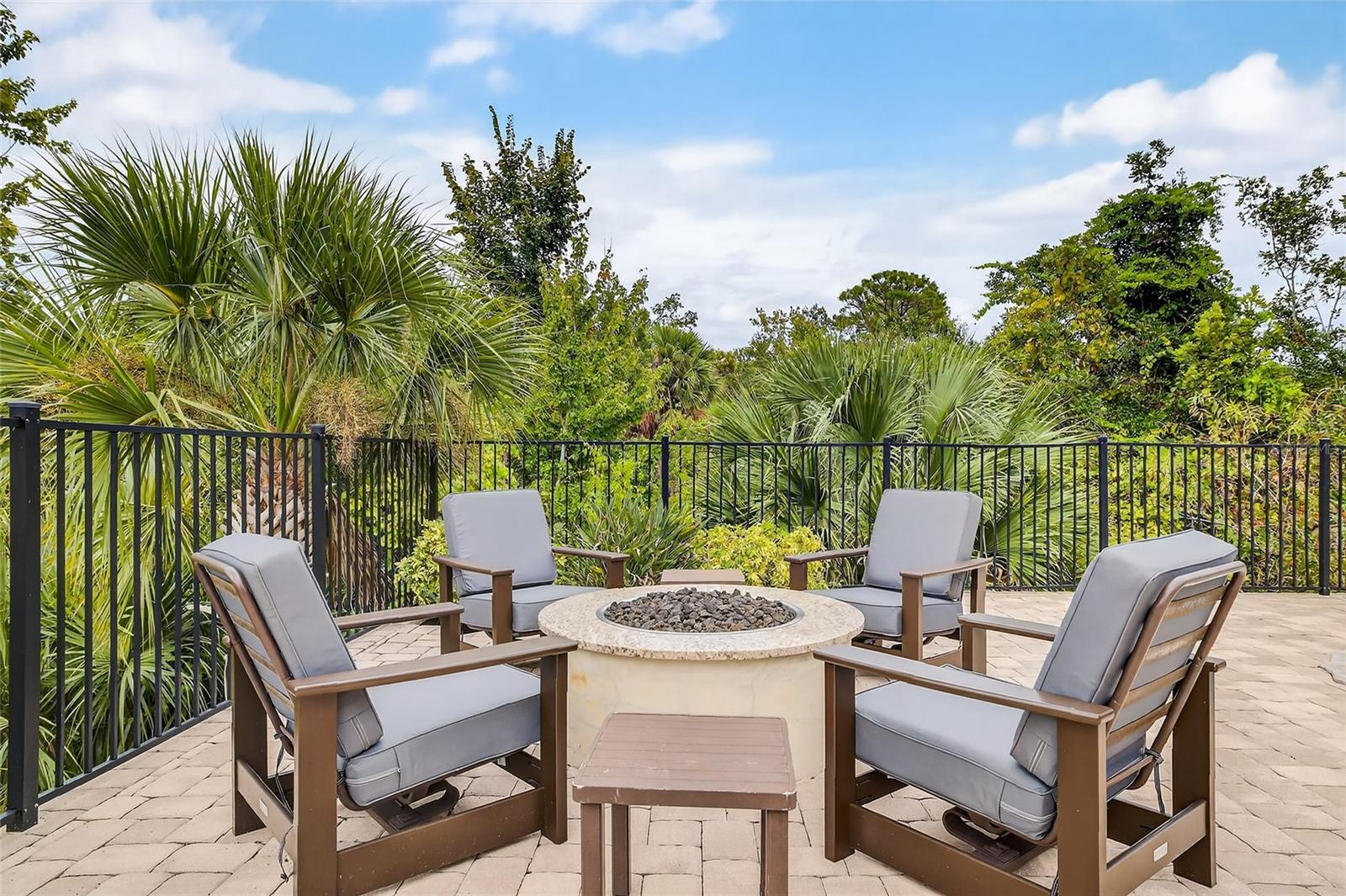 REUNION WEST VLGS NORTH - Residential