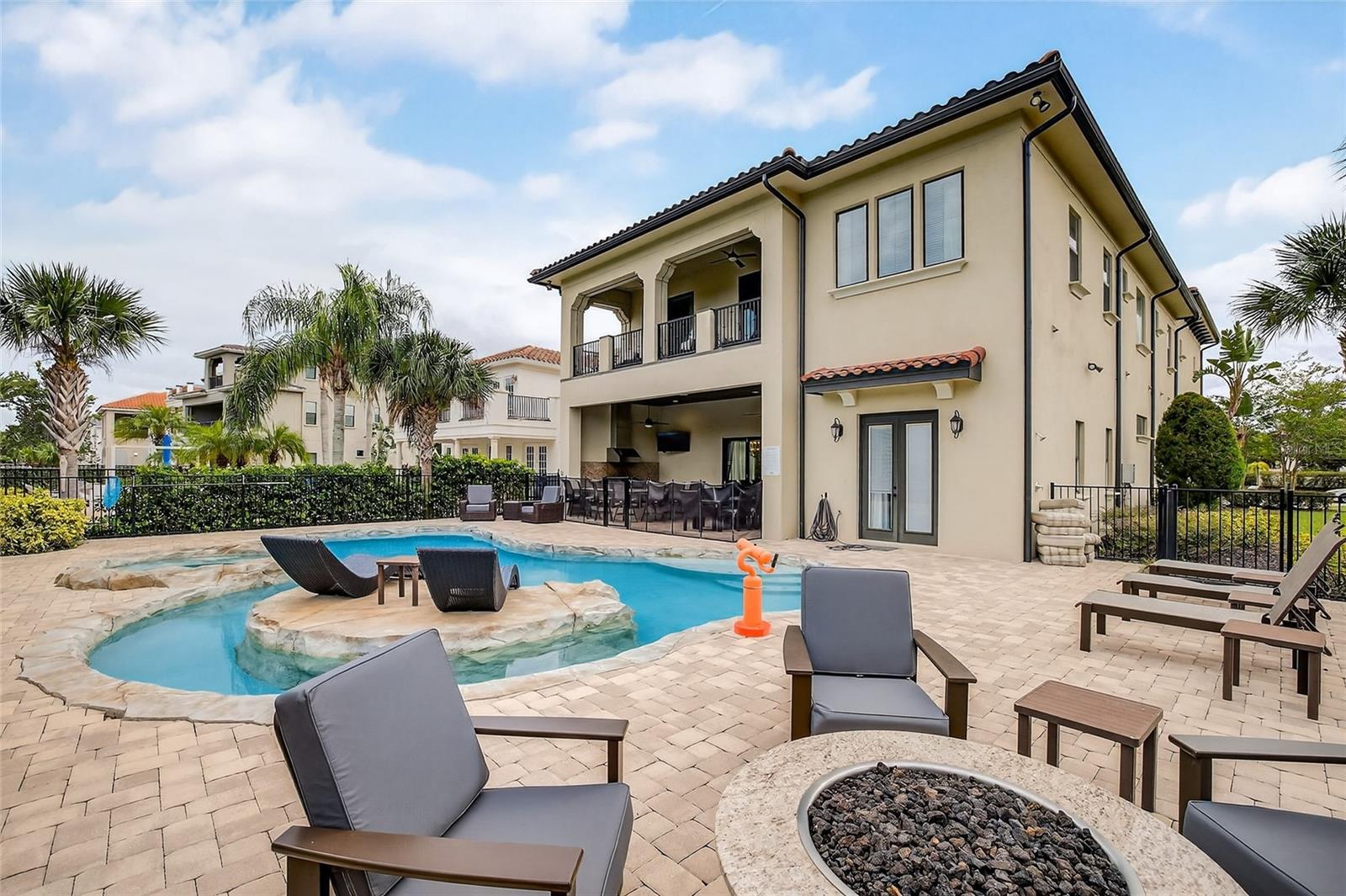 REUNION WEST VLGS NORTH - Residential