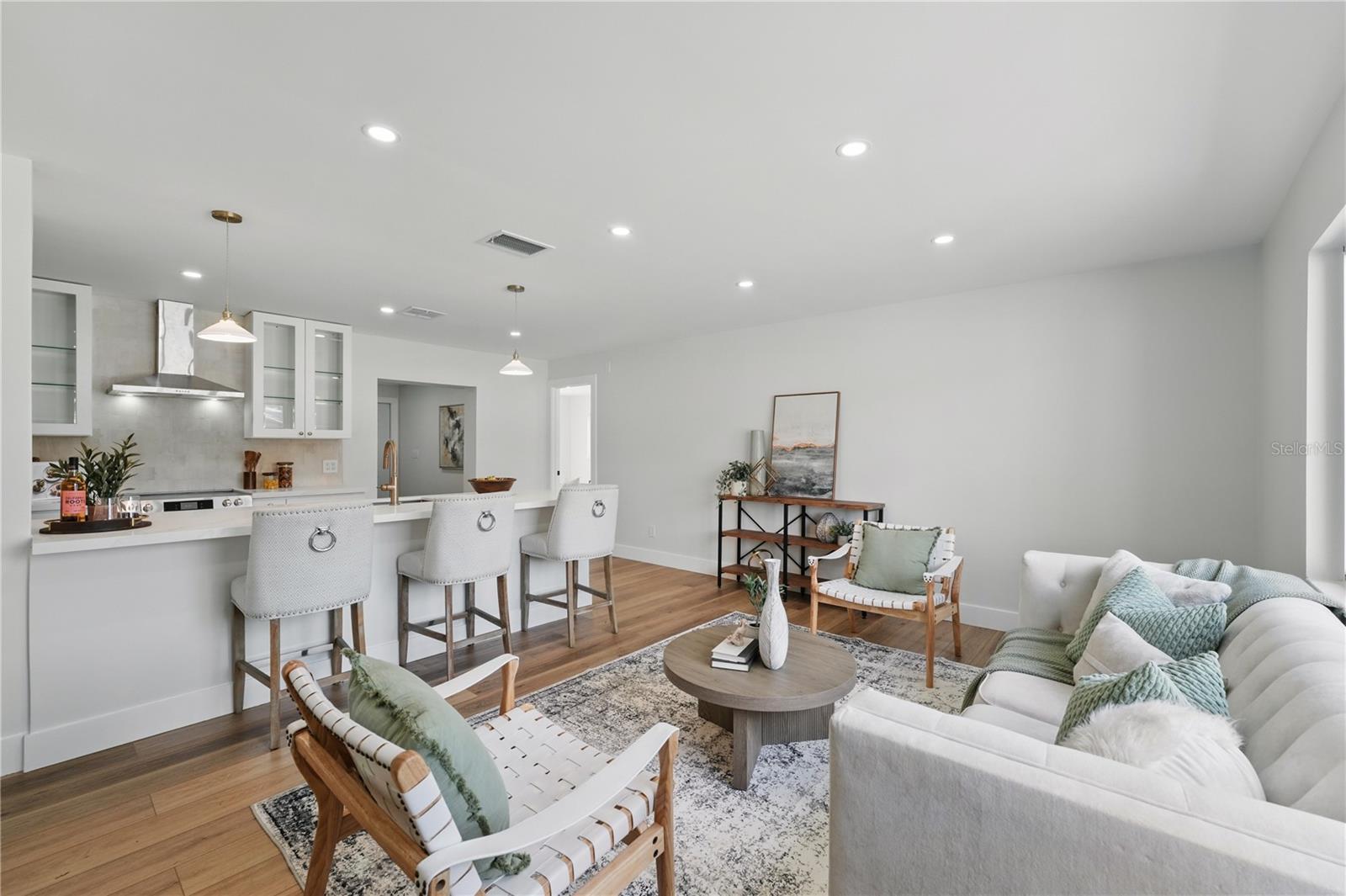 2815 GOLFVIEW DRIVE